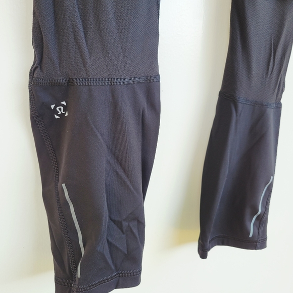 Lululemon Surge Light 3/4 Tight 23" Black Size Medium - Picture 9 of 16
